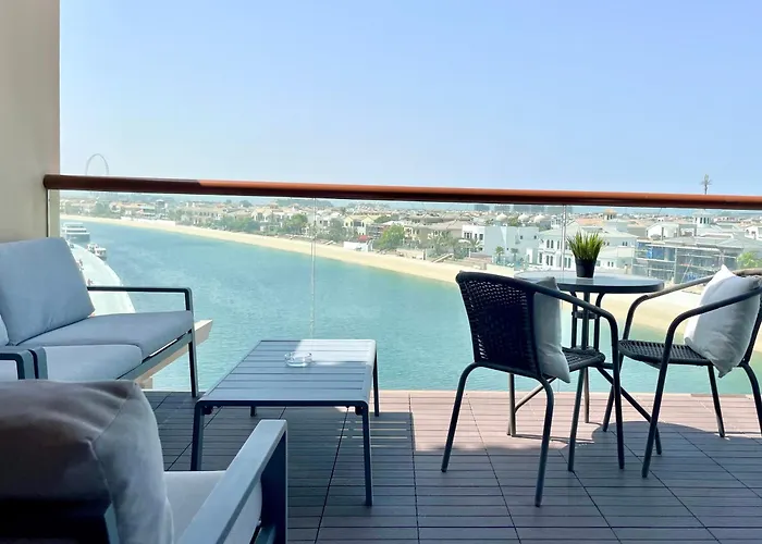 Palm Jumeirah Upgraded & Cozy Boutique Apartment