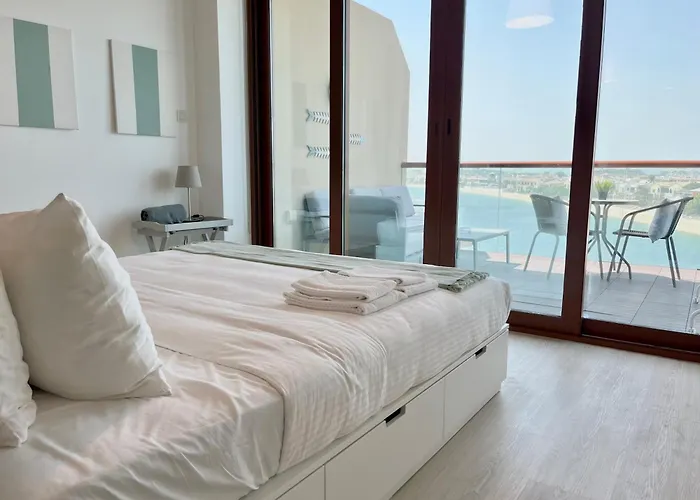 Palm Jumeirah Upgraded & Cozy Boutique Apartment
