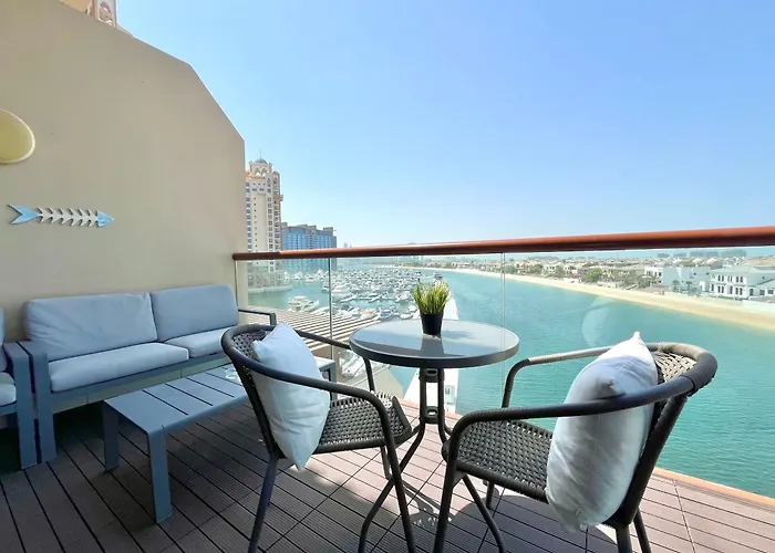 Palm Jumeirah Upgraded & Cozy Boutique Apartment